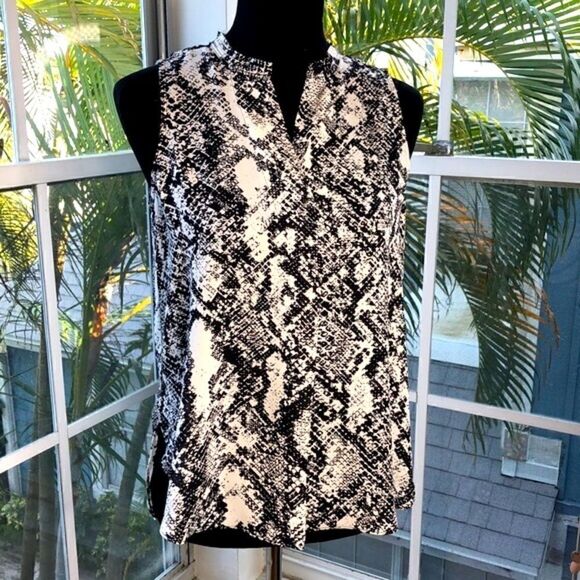WorthingtonāBlackā&āWhiteĀ SnakeskināSleevelessāTop - Picture 1 of 7